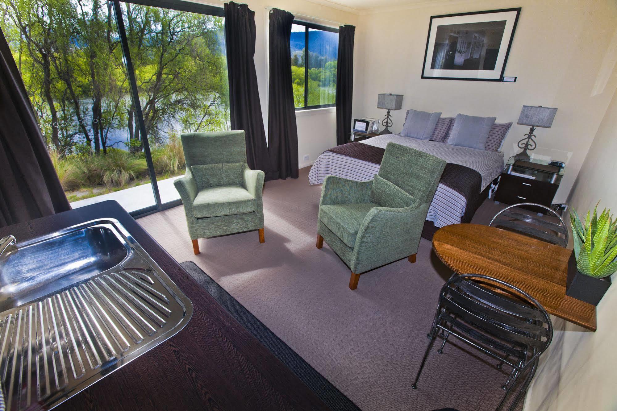 The Shingles Riverside Cottages New Norfolk Εξωτερικό φωτογραφία